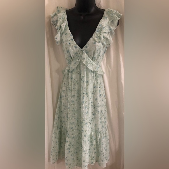 Trixxi green ditsy floral flutter sleeve tiered hem dress size medium brand new - Picture 11 of 15